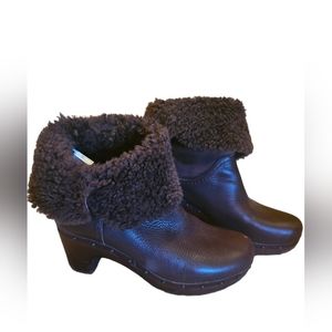 Ugg Brown Leather Amoret Boots Clog Style Size 9